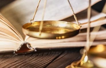 Huissiers de justice : disparition de la taxe forfaitaire sur les actes
