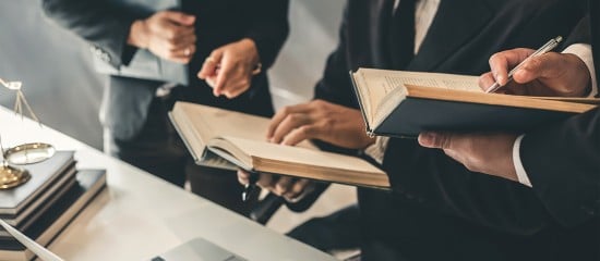 Avocats : justification du refus d’un renvoi