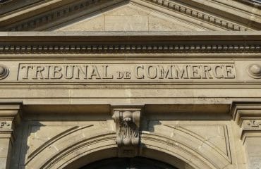 Greffiers de tribunal de commerce : indemnité pour suppression d’un office