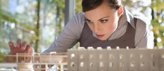 Architectes : de plus en plus de femmes et des revenus qui stagnent