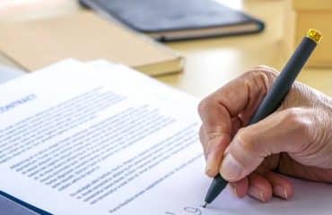 Notaires : obligation de rechercher l’existence d’assurances-vie lors d’une succession
