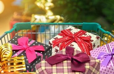 Cadeaux et bons d’achat offerts pour Noël aux salariés : quid des cotisations sociales ?