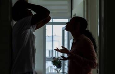 Professionnels de santé : un guide pour aider à signaler les violences conjugales