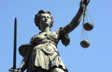 Commissaires de justice : les nouvelles règles applicables à la profession
