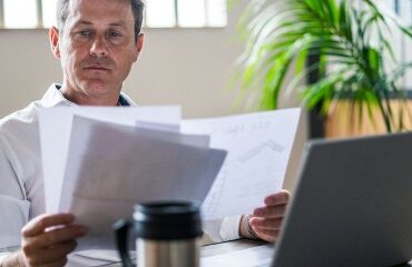 Impôt à la source 2026 : acomptes mensuels ou trimestriels ?