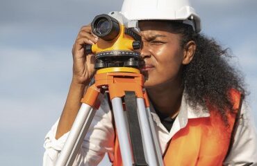 Géomètres-experts : arpentage vs bornage