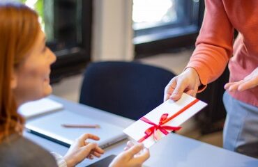 Quelle est la limite d’exonération des cadeaux et bons d’achat en 2026 ?