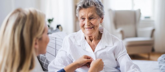 Aide à domicile : exonération des cotisations sociales patronales