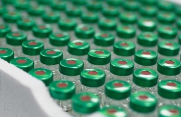Infirmiers : un projet de décret autorise le stockage des vaccins
